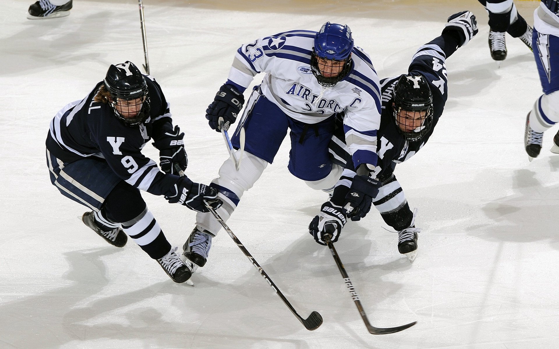 内斯塔:伤病缠身的优雅后卫,坚持与不屈,内斯塔太帅了