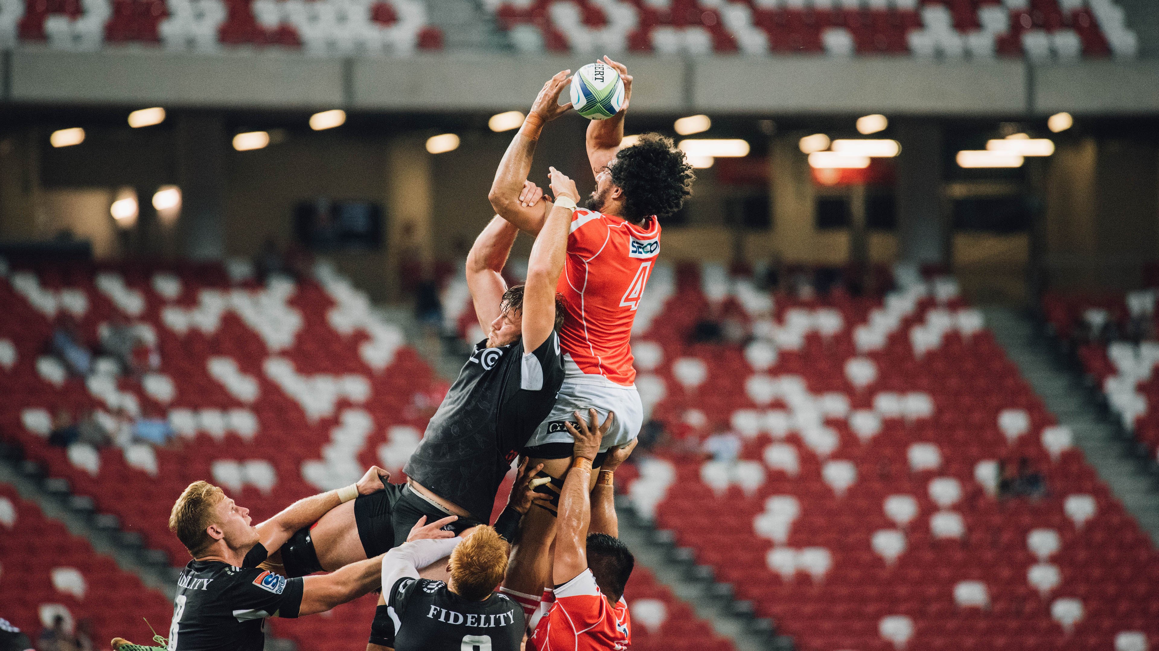 德甲球队通过实时心率监测系统制定差异化恢复策略